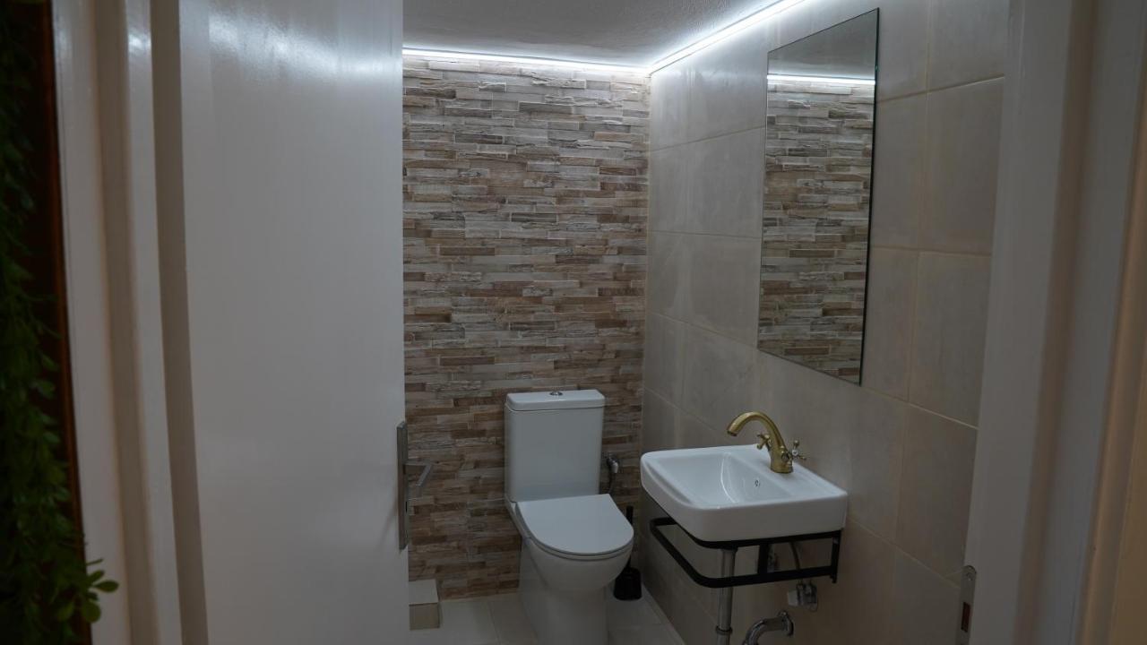 Km Beach View Apartment Hanya Dış mekan fotoğraf